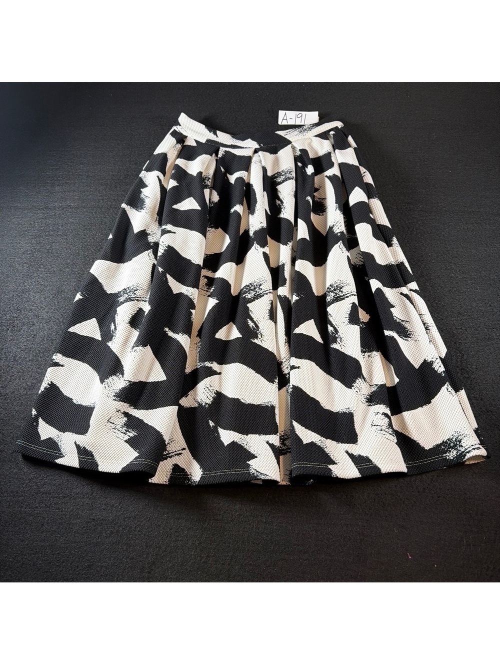 Stilettos Skirt Womens L Black White Abstract Pleated Fit Flare Textured Midi